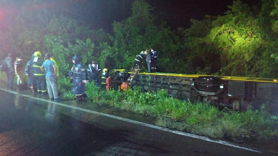 Studio Notícias | Studio TV Motorista morre em acidente entre caminhão e ônibus na ERS-122 em São Vendelino