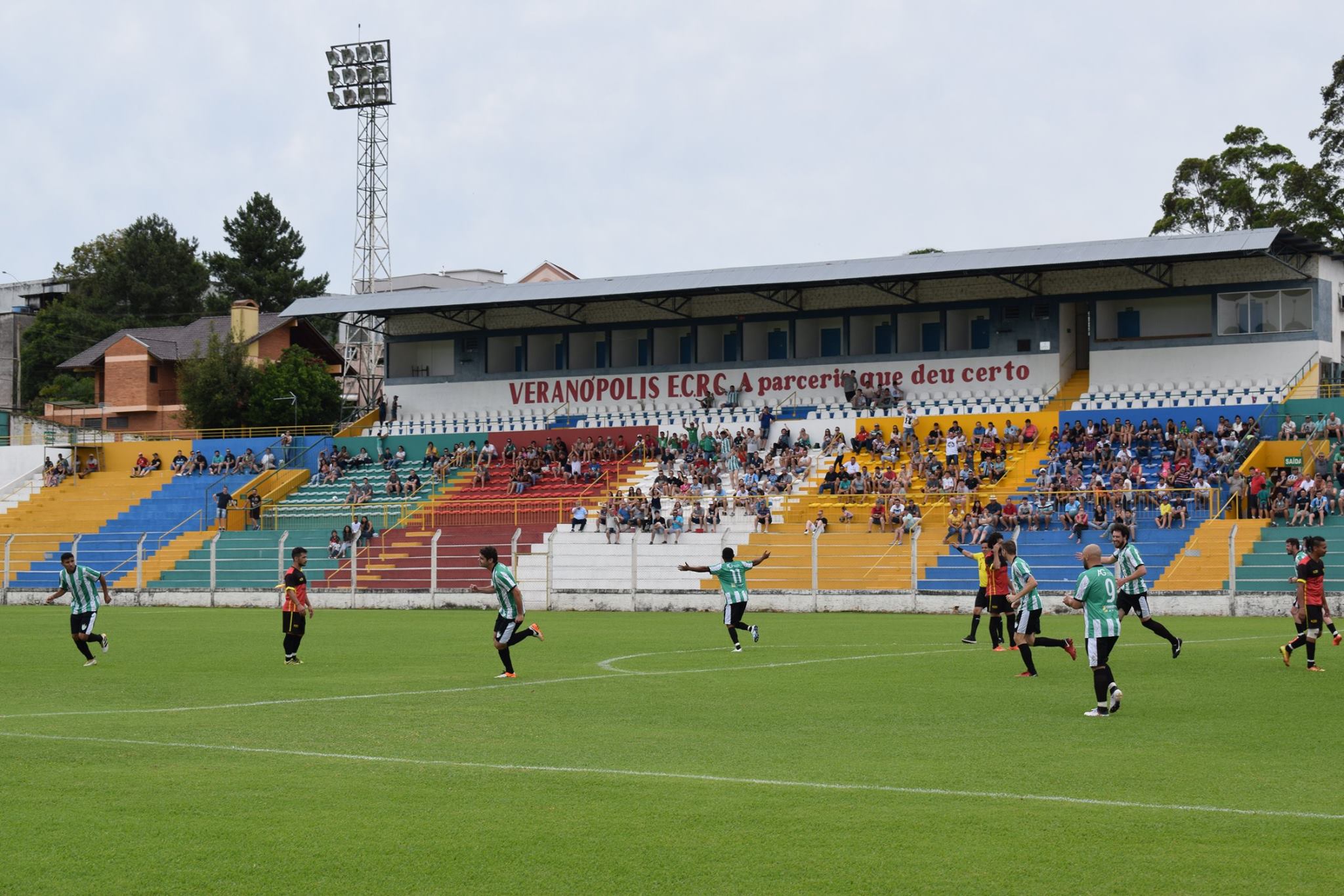 Studio Notícias | Studio TV Jogos de ida da fase semifinal do Campeonato Municipal de Futebol de Veranópolis foram disputados no último sábado
