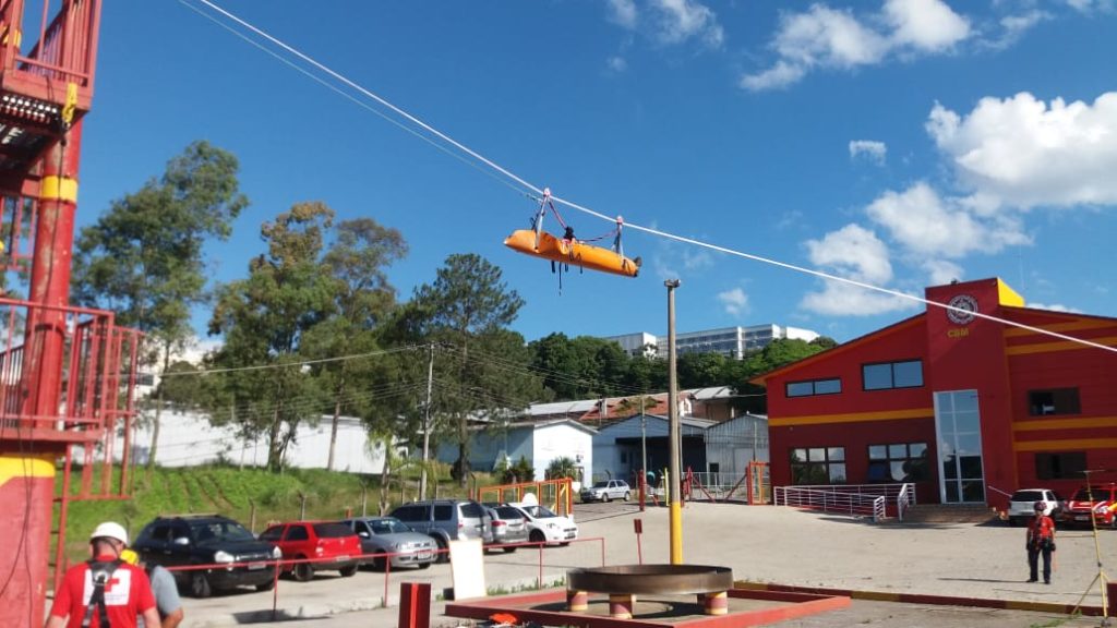 Studio Notícias | Studio TV Bombeiros de Veranópolis participam de treinamento de resgate e salvamento técnico