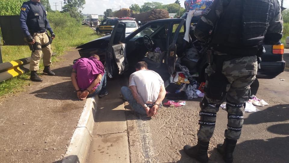 Homens assaltam loja em Vanini, sofrem acidente durante fuga e são presos 1 Studio Notícias | Studio TV Homens assaltam loja em Vanini, sofrem acidente durante fuga e são presos