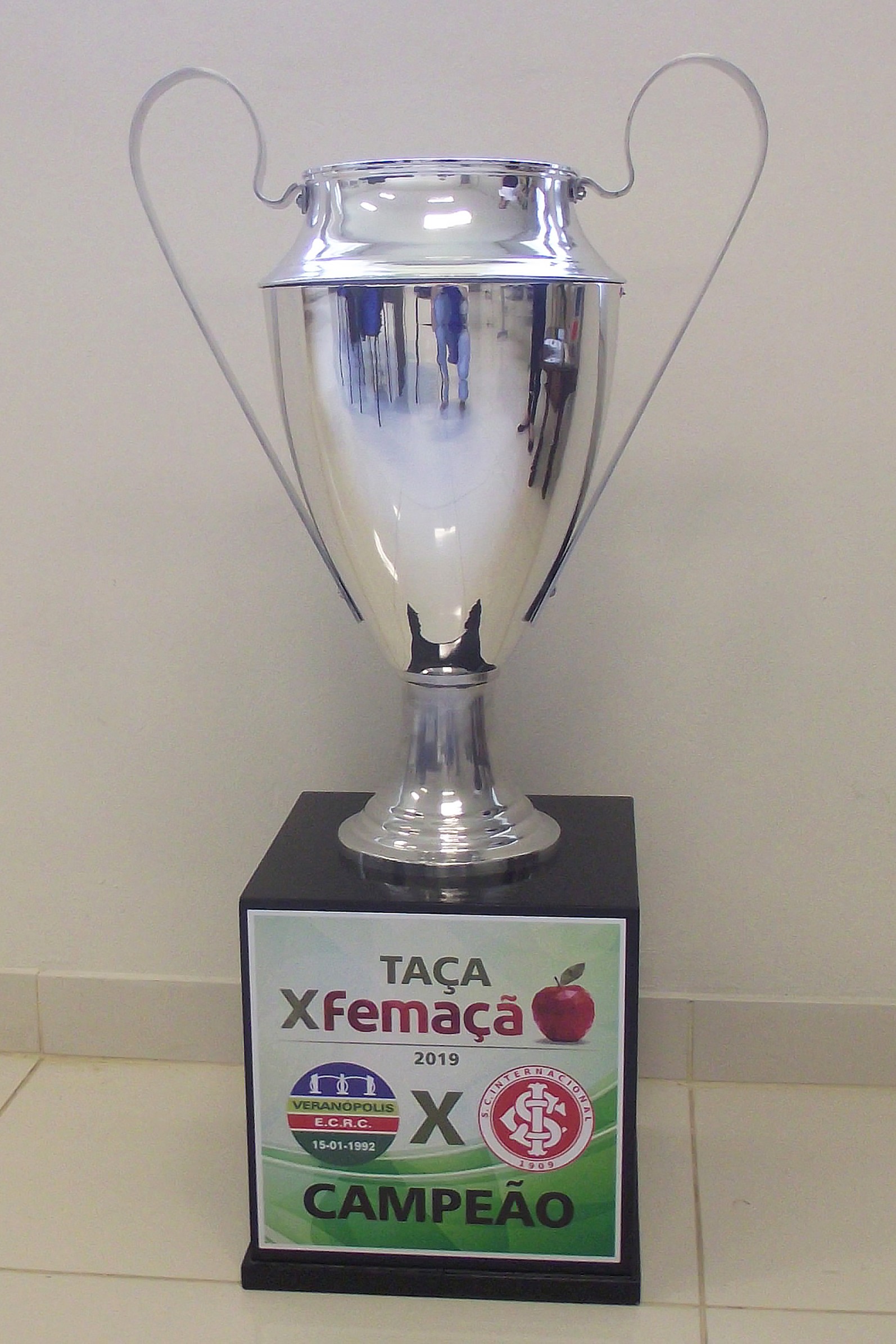 Studio Notícias | Studio TV Taça Femaçã será entregue ao vencedor do jogo entre Veranópolis e Inter