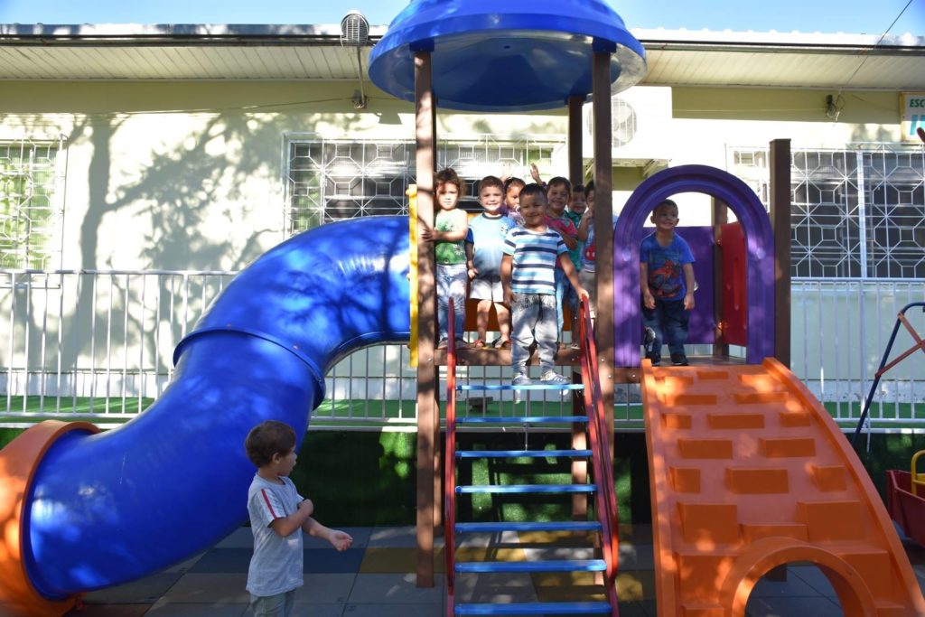 Prefeitura de Veranópolis revitaliza parques de escolas municipais 15 Studio Notícias | Studio TV Prefeitura de Veranópolis revitaliza parques de escolas municipais
