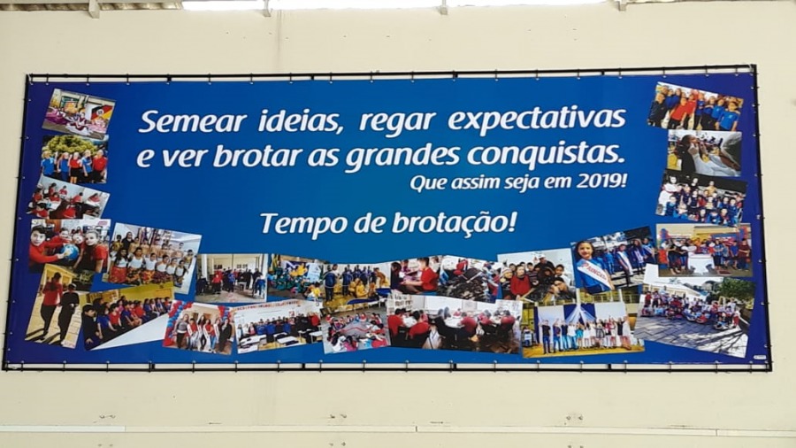 Studio Notícias | Studio TV Crianças da rede municipal de Veranópolis recebem material escolar