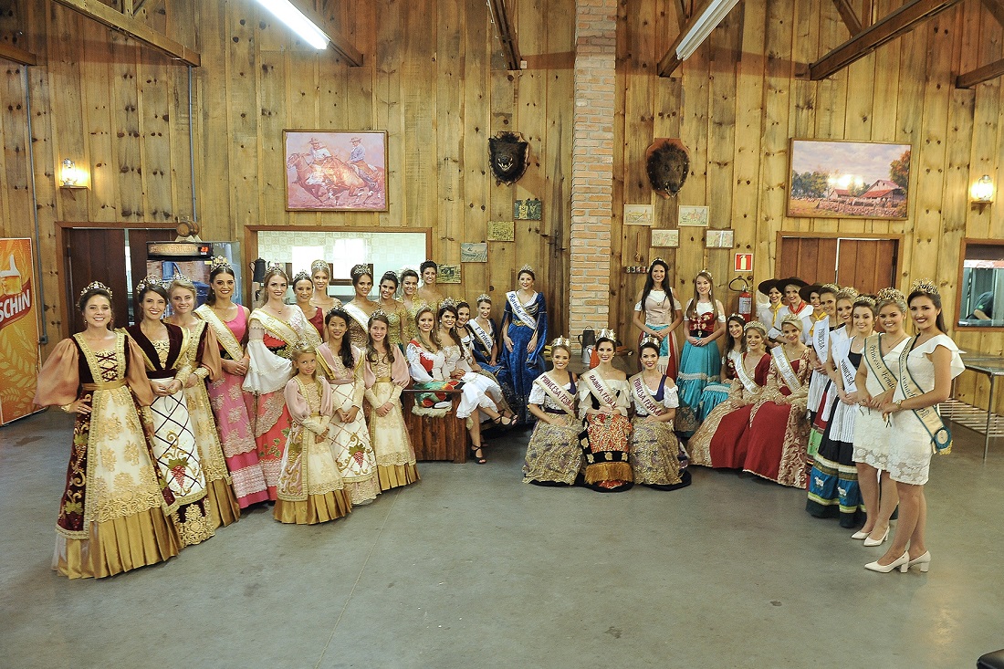 Studio Notícias | Studio TV Corte da Festa da Uva 2019 recebe soberanas de 12 municípios gaúchos