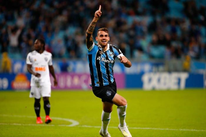 Studio Notícias | Studio TV Vitória para decolar - Grêmio 1x0 Atlético-MG (Campeonato Brasileiro - 6ª Rodada)