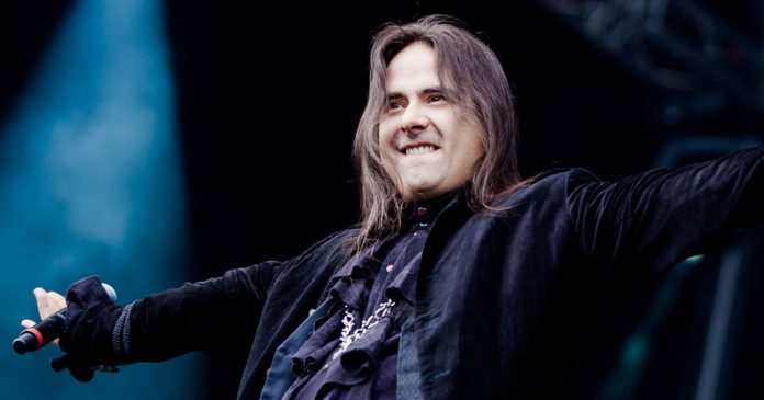 Studio Notícias | Studio TV Morre Andre Matos, ex-vocalista e fundador do Angra, aos 47 anos
