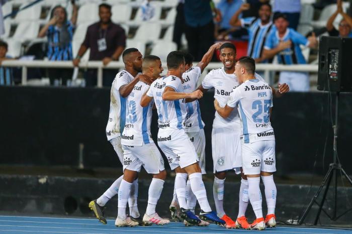 Studio Notícias | Studio TV No Dia dos Namorados a noite foi Tricolor - Botafogo 0x1 Grêmio (Campeonato Brasileiro - 9ª Rodada)
