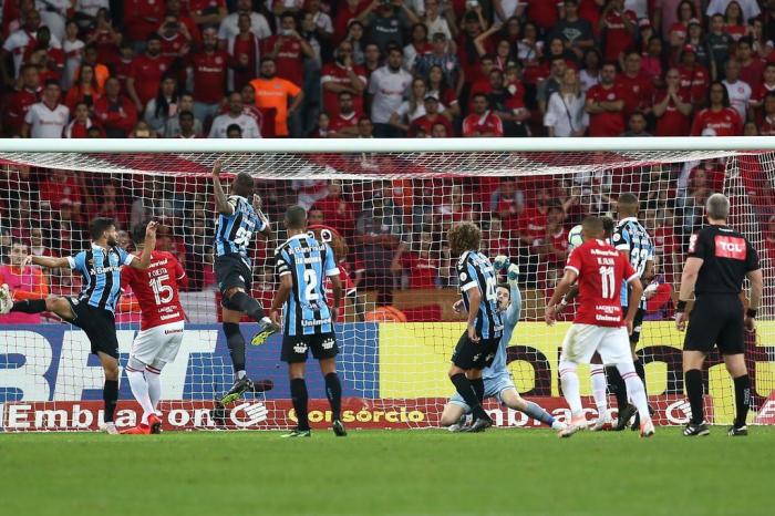 Studio Notícias | Studio TV Dos clássicos, o mais chato - Internacional 1x1 Grêmio (Campeonato Brasileiro - 11ª Rodada)
