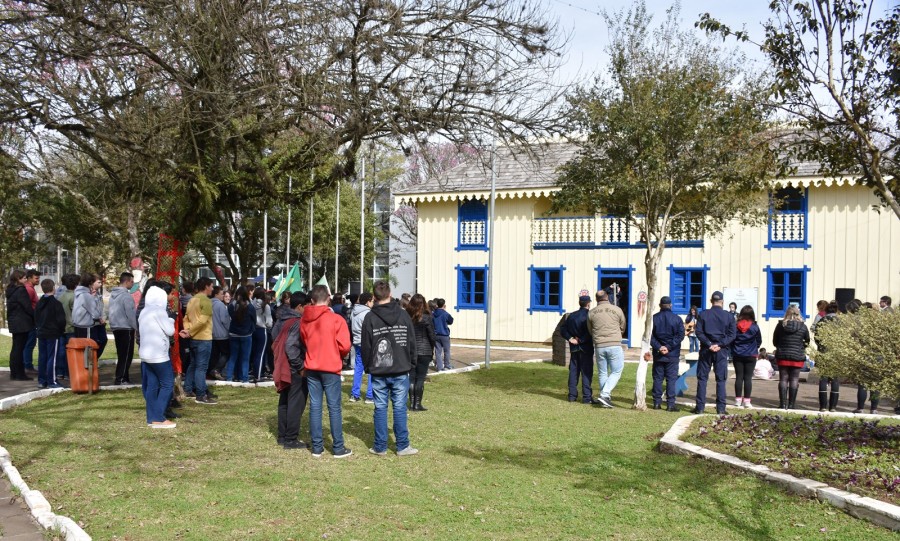 Studio Notícias | Studio TV Programação da Semana da Pátria de Veranópolis desta quinta-feira ocorreu na Casa Saretta