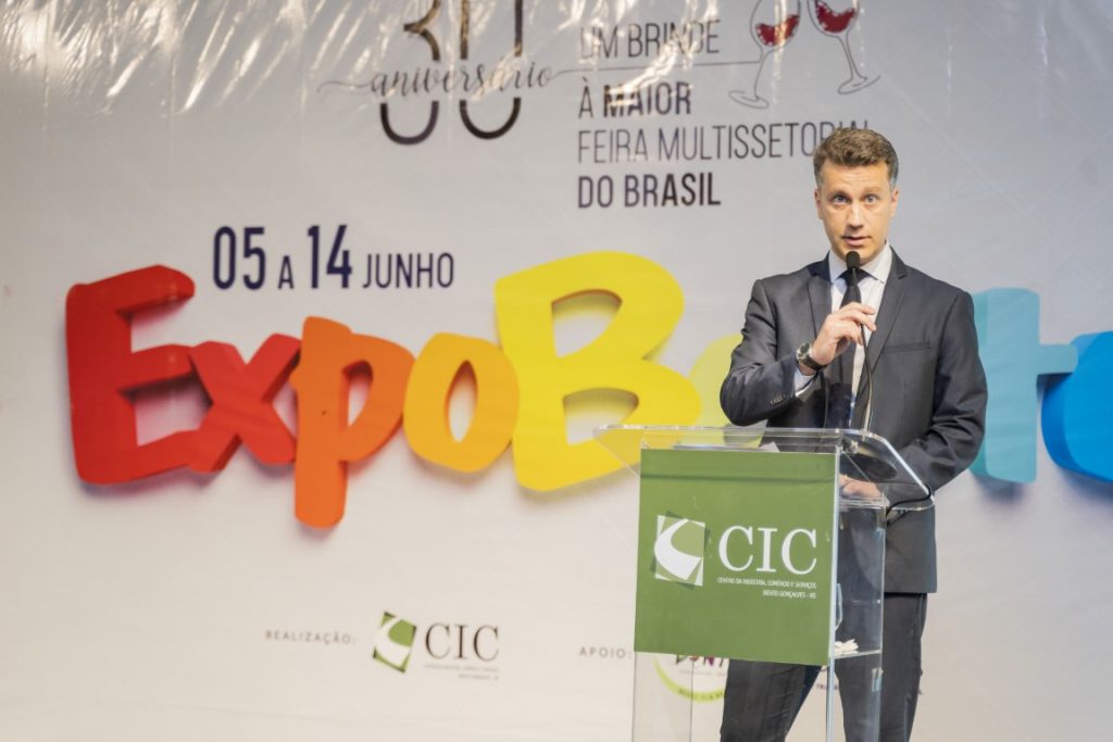 Studio Notícias | Studio TV ExpoBento apresenta diretoria, anuncia novas atrações e show nacional para 30ª edição