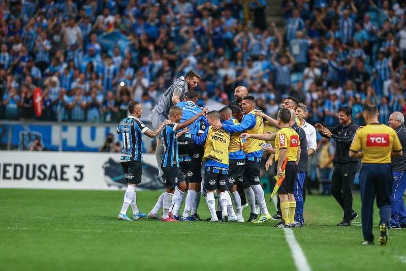 Studio Notícias | Studio TV Vitória da superioridade - Grêmio 2x0 Internacional (Campeonato Brasileiro - 30ª Rodada)