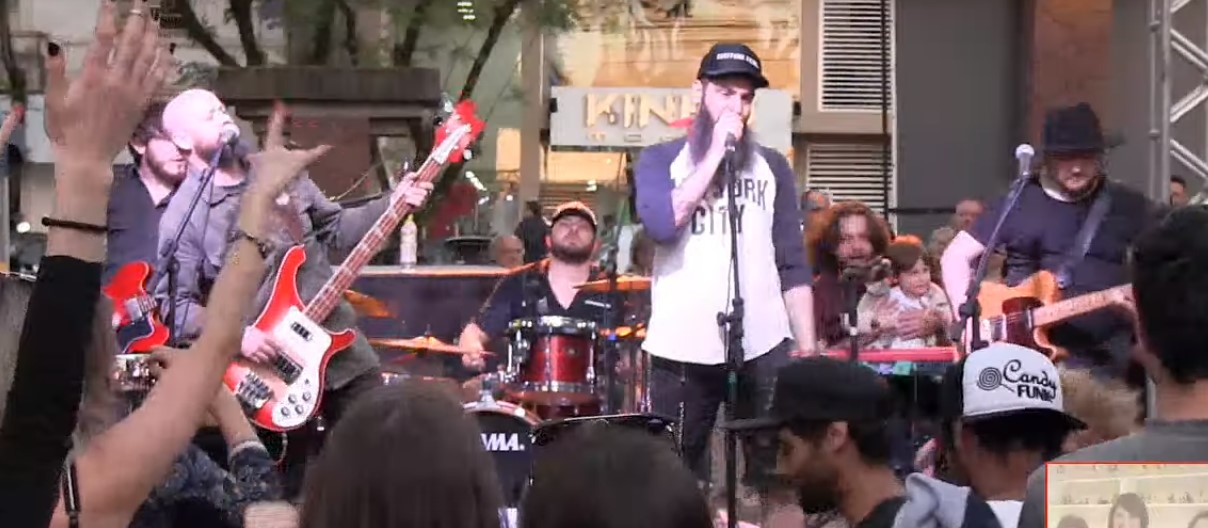 Studio Notícias | Studio TV Assista | BlackBirds realiza seu último show na Praça XV de Novembro em Veranópolis