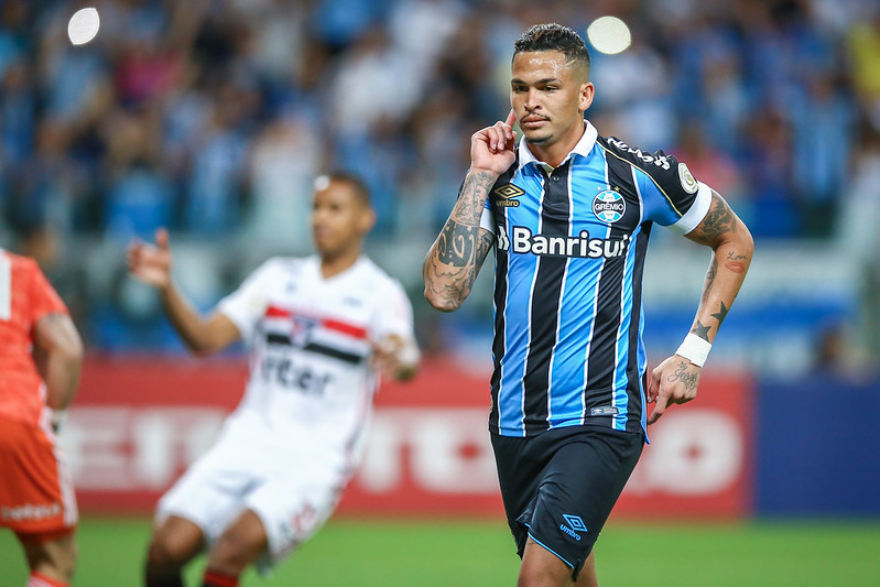 Studio Notícias | Studio TV Jogo de seis minutos - Grêmio 3x0 São Paulo (Campeonato Brasileiro - 36ª Rodada)