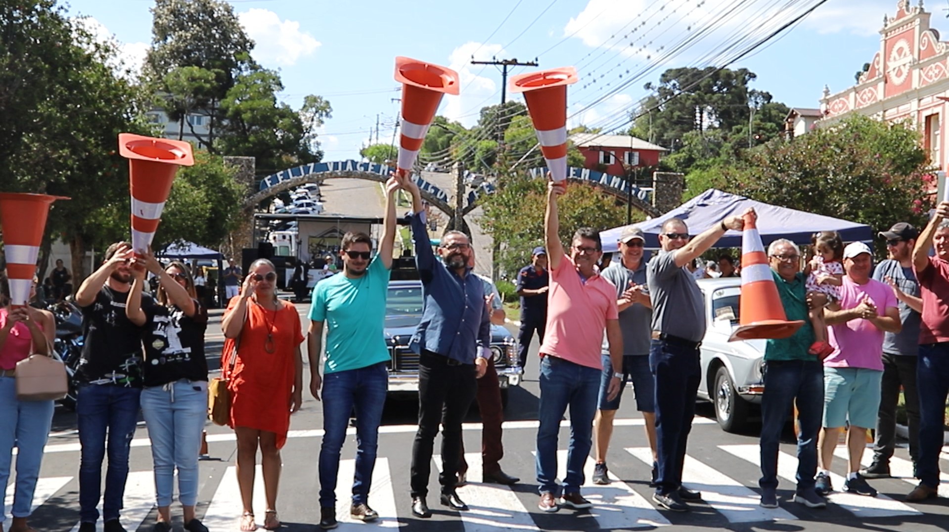 Studio Notícias | Studio TV Studio TV | Inauguração do asfalto da Osvaldo Aranha e Escadaria da Palugana