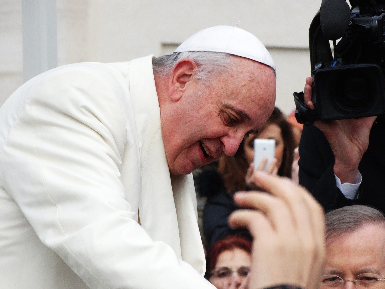 Studio Notícias | Studio TV Papa Francisco ficará no hospital por mais alguns dias, diz Vaticano