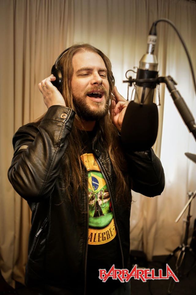 Studio Notícias | Studio TV Veranense é o novo vocalista da Banda Barbarella