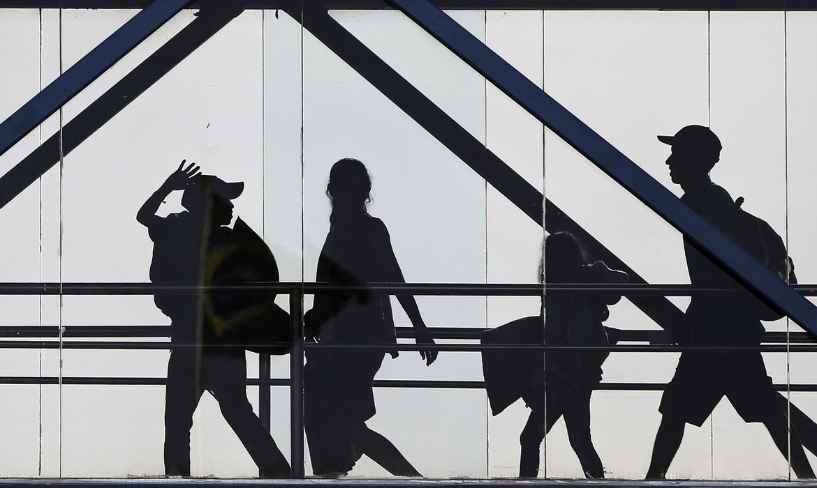 Studio Notícias | Studio TV Governo federal tira exigência de seguro para estrangeiro que entra no País por aeroporto