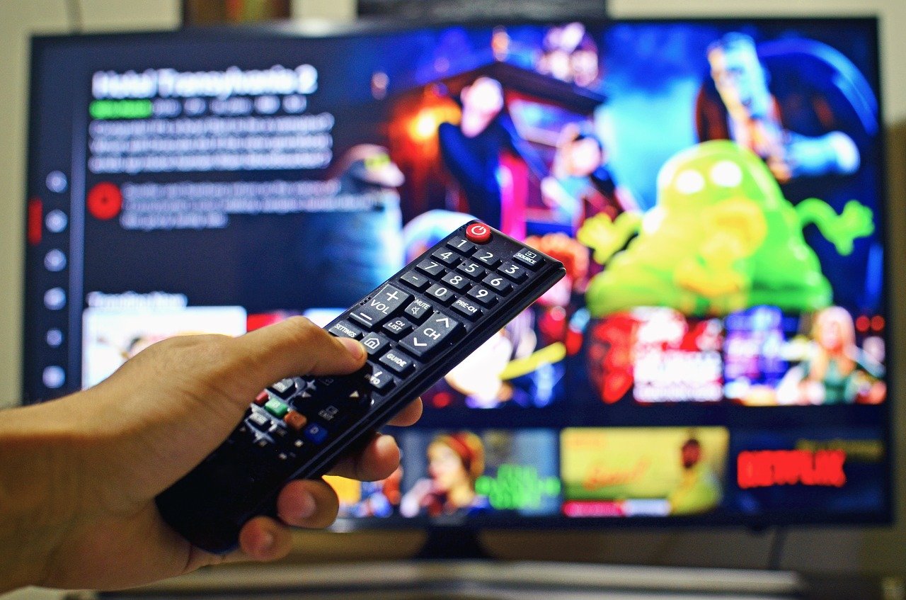 Studio Notícias | Studio TV Depois de testes, Netflix confirma botão “shuffle” para conteúdos aleatórios