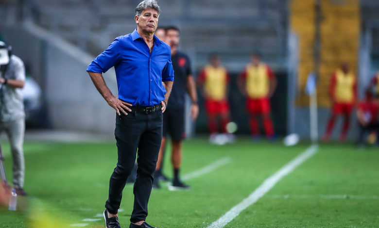 Studio Notícias | Studio TV Confusão em campo e na escalação - Grêmio 1x0 Athletico-PR (Campeonato Brasileiro - 37ª Rodada)
