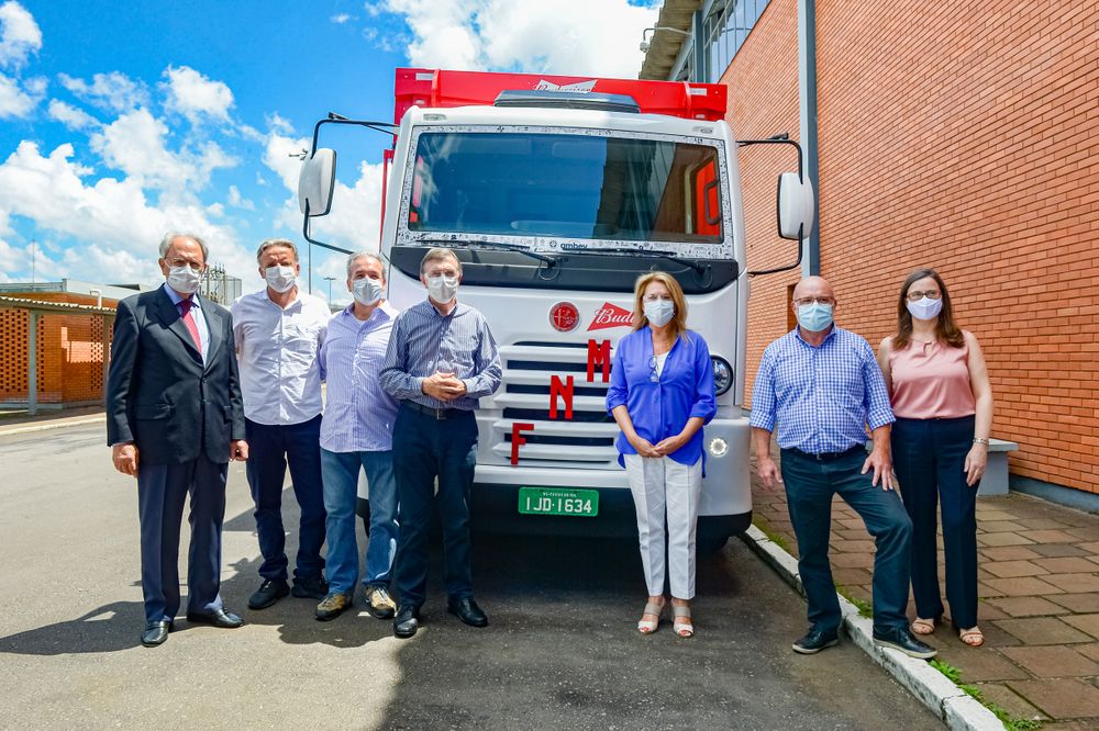 Prefeito e vice de Caxias do Sul conhecem tecnologia dos caminhões elétricos 1 Studio Notícias | Studio TV Prefeito e vice de Caxias do Sul conhecem tecnologia dos caminhões elétricos