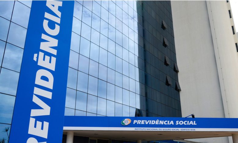 Studio Notícias | Studio TV Governo antecipa 13º de aposentados do INSS para abril e maio