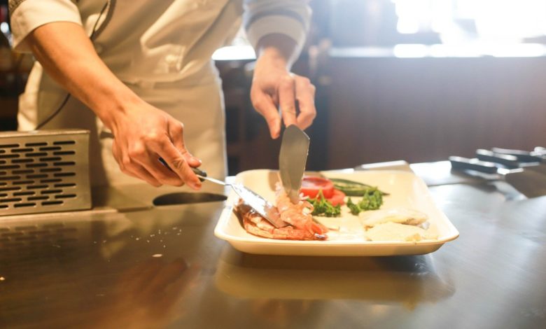 Studio Notícias | Studio TV Bandeira preta: veja como irão funcionar os restaurantes de Veranópolis na próxima semana