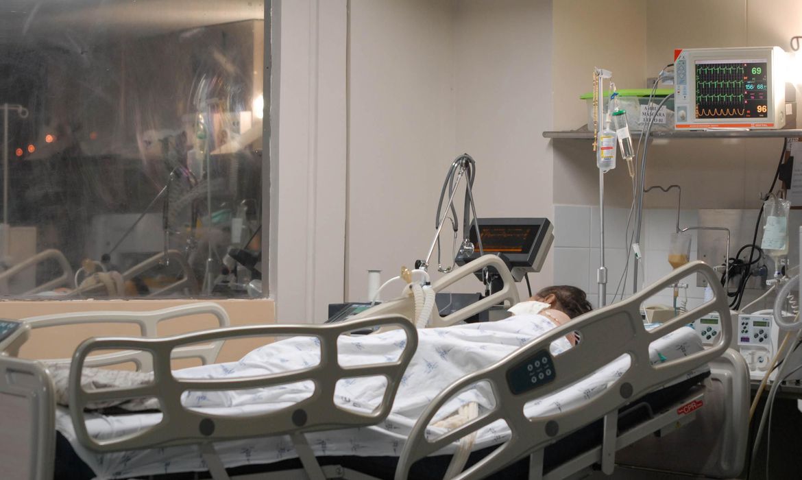 No Hospital Tacchini, taxa de ocupação em leitos de UTI diminui nesta semana mas segue acima de 100% 1 Studio Notícias | Studio TV No Hospital Tacchini, taxa de ocupação em leitos de UTI diminui nesta semana mas segue acima de 100%