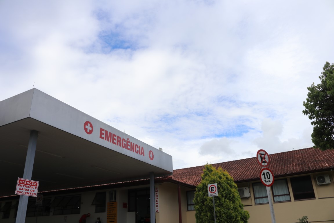No hospital de Veranópolis, paciente aguarda há nove dias por vaga em leito de UTI 1 Studio Notícias | Studio TV No hospital de Veranópolis, paciente aguarda há nove dias por vaga em leito de UTI