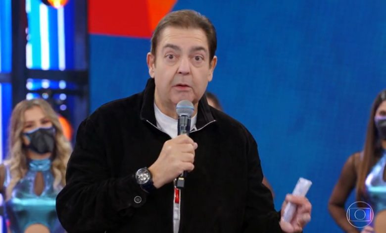 Studio Notícias | Studio TV Globo antecipa saída de Faustão e Tiago Leifert assume tardes de domingo até 2022