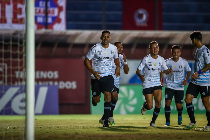 Um time se formando, mas... - Caxias 1x2 Grêmio (Campeonato Gaúcho - Semifinal) 1 Studio Notícias | Studio TV Um time se formando, mas... - Caxias 1x2 Grêmio (Campeonato Gaúcho - Semifinal)