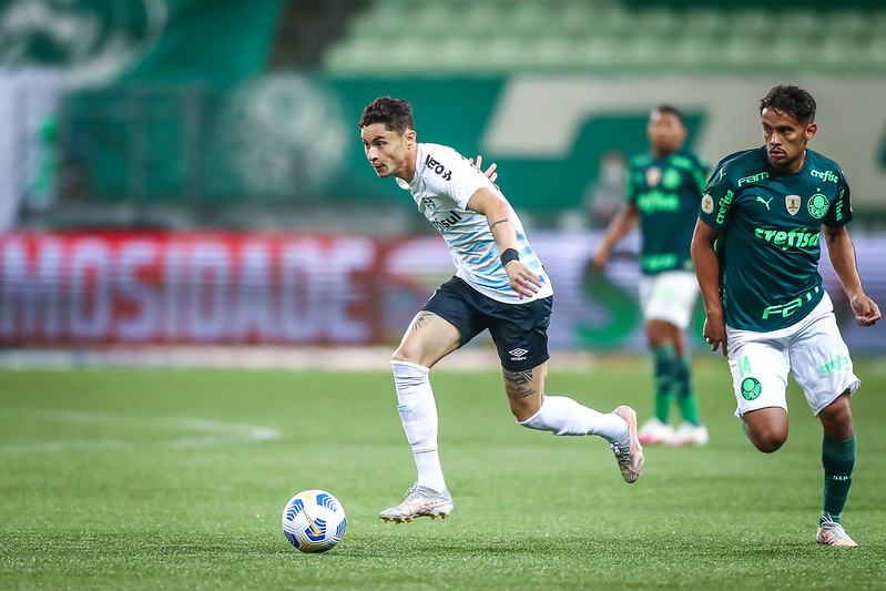Pior não pode ficar - Palmeiras 2x0 Grêmio (Campeonato Brasileiro - 10ª Rodada) 1 Studio Notícias | Studio TV Pior não pode ficar - Palmeiras 2x0 Grêmio (Campeonato Brasileiro - 10ª Rodada)