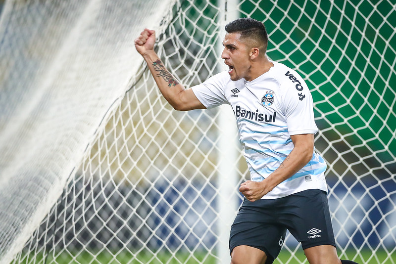 Tchau lanterna! - Fluminense 0x1 Grêmio (Campeonato Brasileiro - 12ª Rodada) 1 Studio Notícias | Studio TV Tchau lanterna! - Fluminense 0x1 Grêmio (Campeonato Brasileiro - 12ª Rodada)