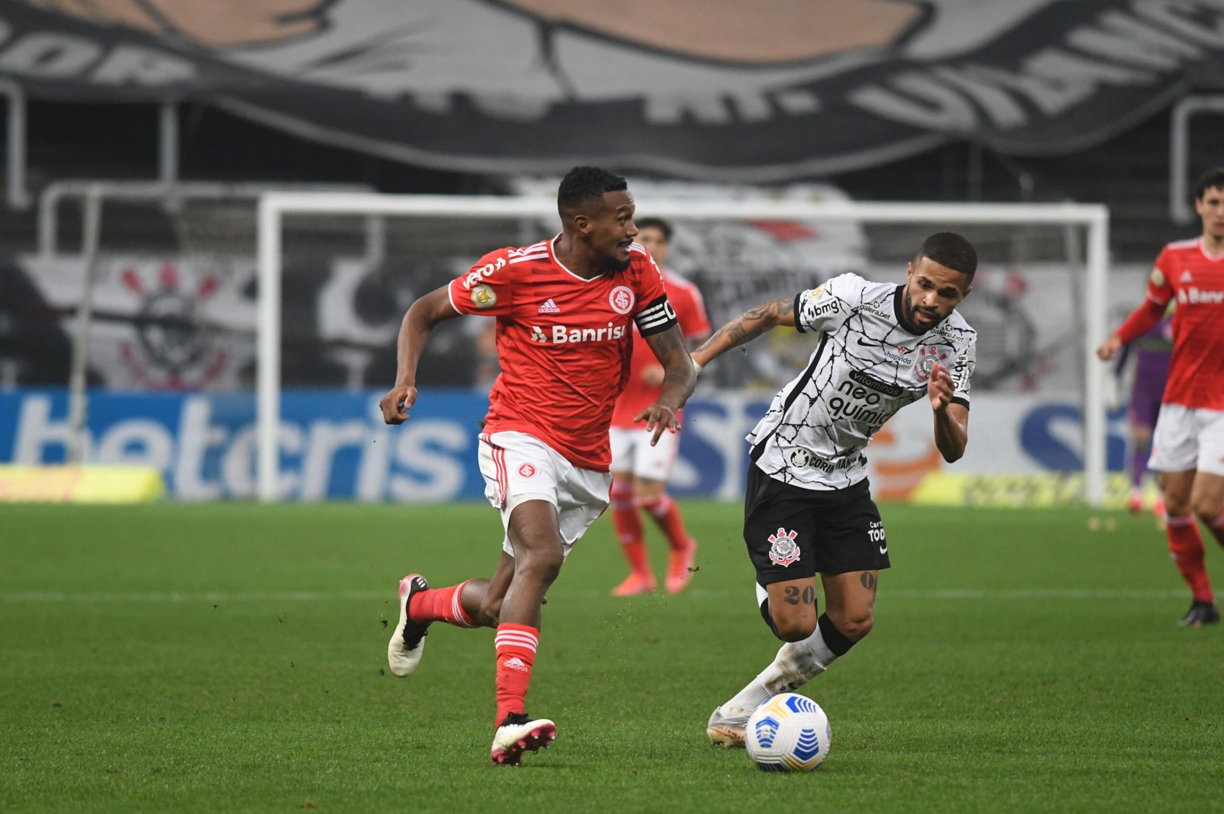 Sem meu pênalti, eu não consigo! - Corinthians 1x1 Internacional (Campeonato Brasileiro - 9ª Rodada) 1 Studio Notícias | Studio TV Sem meu pênalti, eu não consigo! - Corinthians 1x1 Internacional (Campeonato Brasileiro - 9ª Rodada)