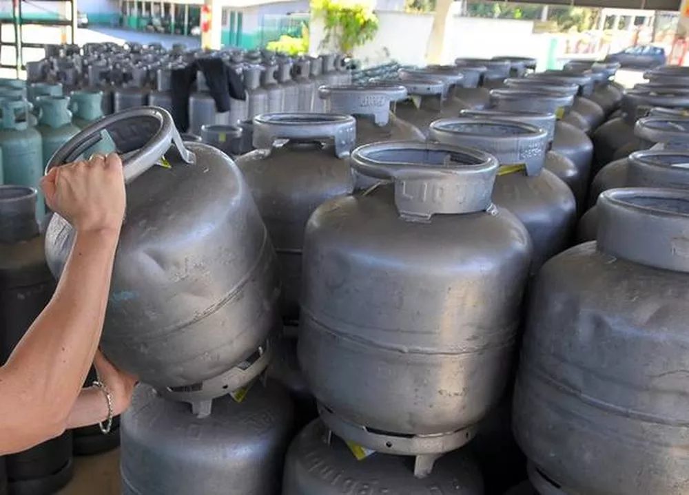 Gás de cozinha vai ficar mais caro no Rio Grande do Sul 1 Studio Notícias | Studio TV Gás de cozinha vai ficar mais caro no Rio Grande do Sul