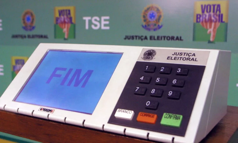 Studio Notícias | Studio TV Bolsonaro recorre ao TSE para invalidar votos de 250 mil urnas eletrônicas