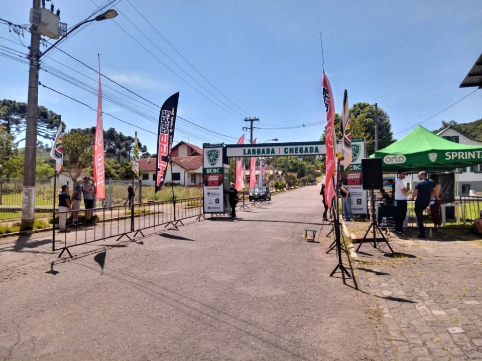 Ciclista sofre mal súbito e morre durante competição em Nova Petrópolis 1 Studio Notícias | Studio TV Ciclista sofre mal súbito e morre durante competição em Nova Petrópolis