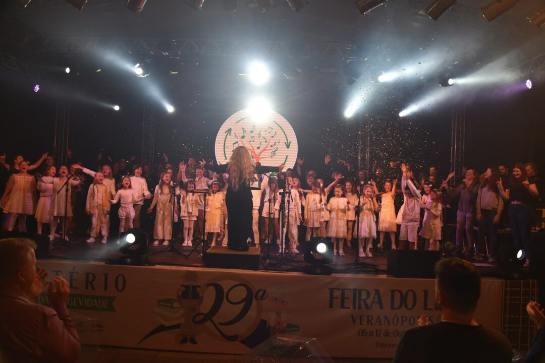 Coros Municipais de Veranópolis apresentam Concerto de Natal neste sábado 1 Studio Notícias | Studio TV Coros Municipais de Veranópolis apresentam Concerto de Natal neste sábado