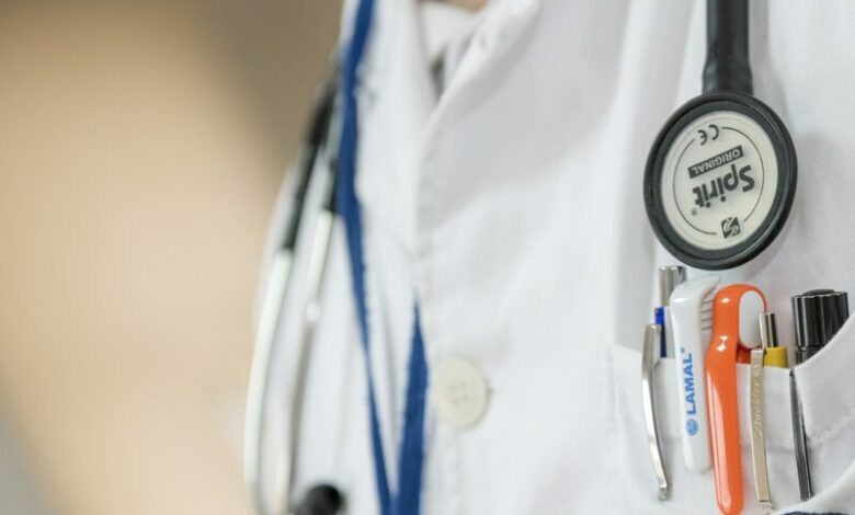 Studio Notícias | Studio TV Com custo mais barato, brasileiros optam por estudar medicina na Argentina