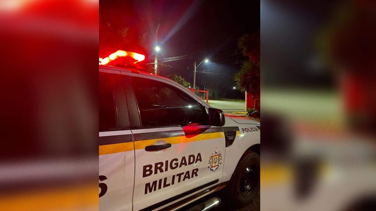 Foragido é preso ao tentar ajudar esposa em barreira policial, em Nova Pádua 1 Studio Notícias | Studio TV Foragido é preso ao tentar ajudar esposa em barreira policial, em Nova Pádua