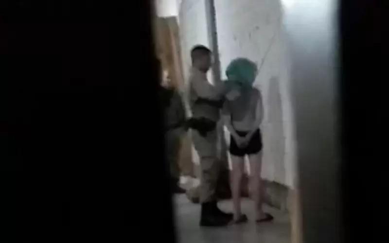 MPRS denuncia por tortura, roubo e ameaça dois PMs que colocaram saco plástico na cabeça das vítimas em Novo Hamburgo 1 Studio Notícias | Studio TV MPRS denuncia por tortura, roubo e ameaça dois PMs que colocaram saco plástico na cabeça das vítimas em Novo Hamburgo