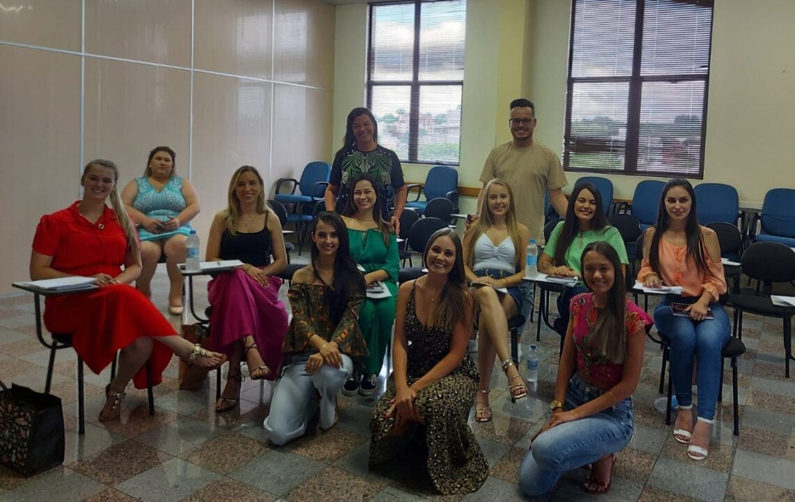 Candidatas à Soberania da 4ª Expo Prata iniciam treinamentos 1 Studio Notícias | Studio TV Candidatas à Soberania da 4ª Expo Prata iniciam treinamentos