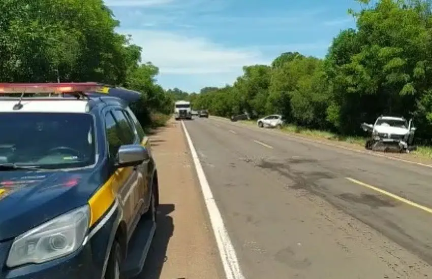 Oito veículos se envolvem em engavetamento e deixam duas pessoas feridas em Cachoeira do Sul 1 Studio Notícias | Studio TV Oito veículos se envolvem em engavetamento e deixam duas pessoas feridas em Cachoeira do Sul