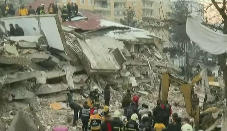 Studio Notícias | Studio TV Voo da FAB traz ao Brasil 17 sobreviventes de terremoto na Turquia