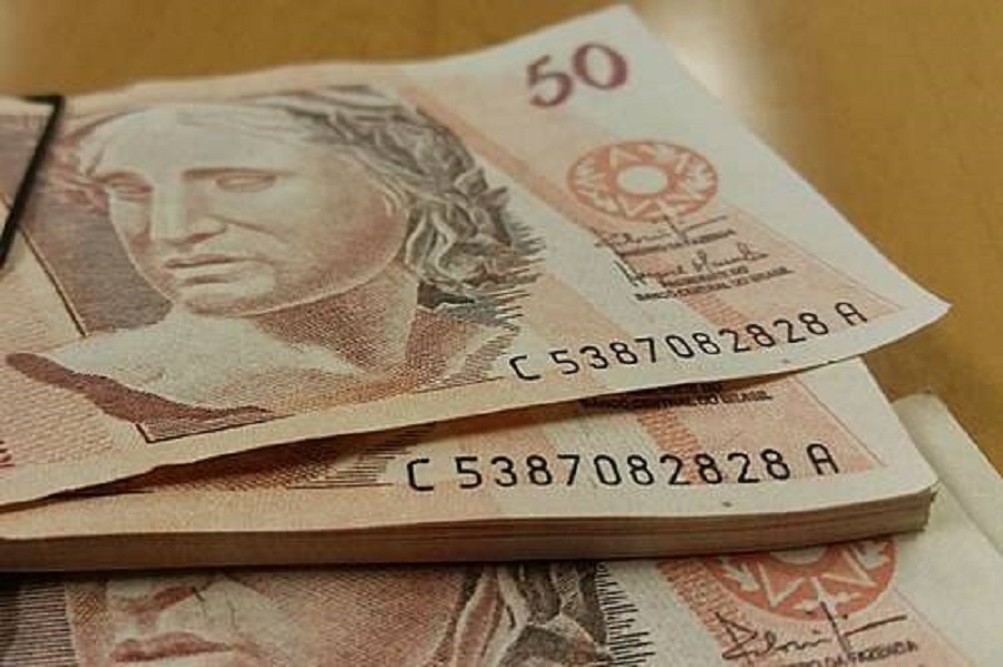<strong>Salário mínimo deve ter novo reajuste no dia 1º maio, afirma ministro do Trabalho</strong> 1 Studio Notícias | Studio TV <strong>Salário mínimo deve ter novo reajuste no dia 1º maio, afirma ministro do Trabalho</strong>
