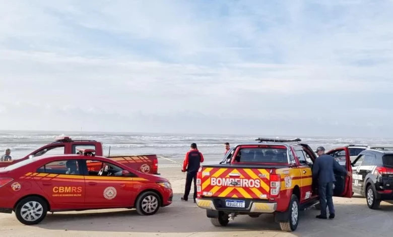 Studio Notícias | Studio TV Corpo é encontrado em Passo de Torres; segundo as autoridades, trata-se de um jovem