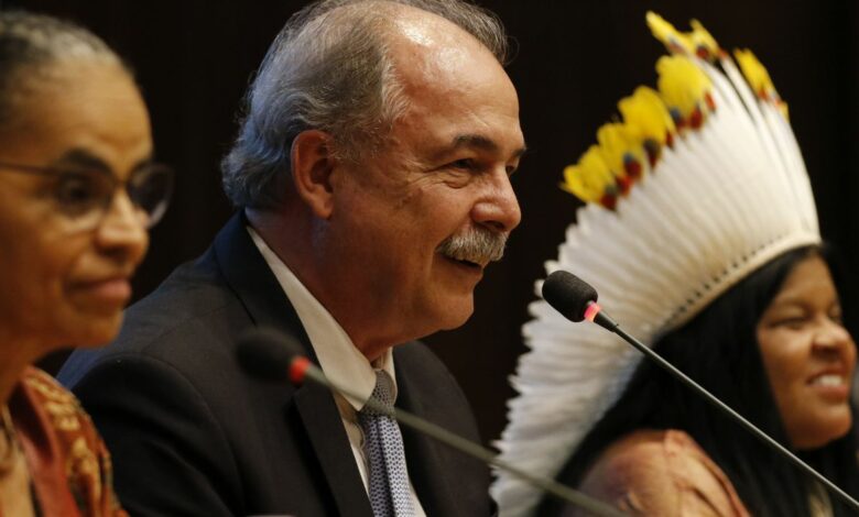 Studio Notícias | Studio TV Fundo Amazônia recebe R$ 3,3 bilhões em doações; o valor foi anunciado pelo presidente do BNDES, Aloizio Mercadante