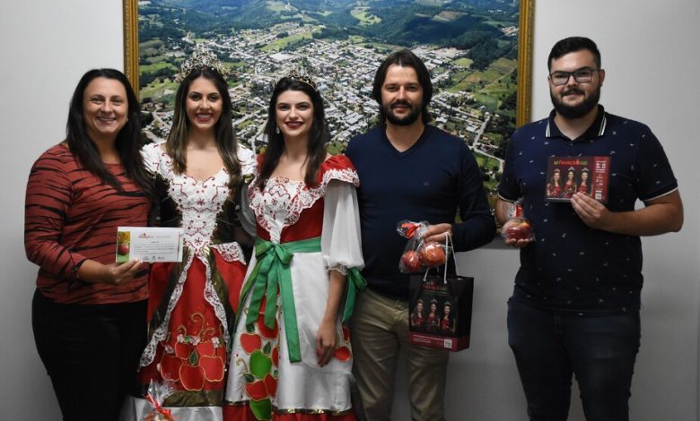 Studio Notícias | Studio TV <strong>Soberanas da XI Femaçã convidam Cotiporã para prestigiar o evento no próximo mês</strong>