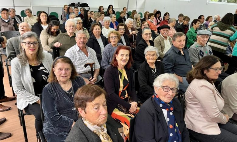 Studio Notícias | Studio TV Nonagenários de Veranópolis recebem homenagem durante programação da XI Femaçã
