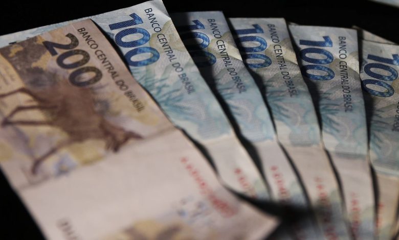 Studio Notícias | Studio TV Governo propõe salário mínimo de R$ 1.389 em 2024, sem aumento real