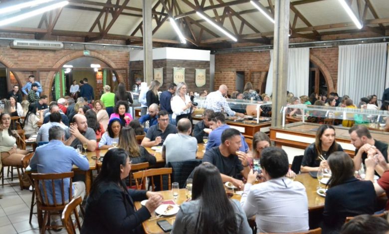 Studio Notícias | Studio TV Delícias da estação reunidas em evento em Nova Prata